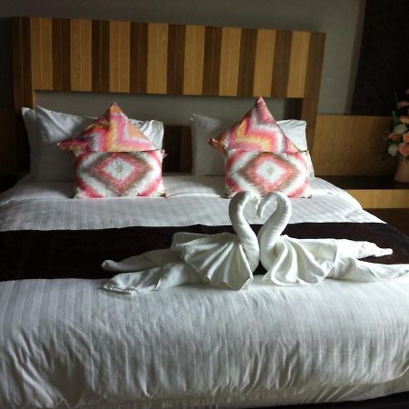 Hobby Hotel Uttaradit Kültér fotó